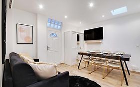 Enchanting 2 Bdr Parisian Apartment